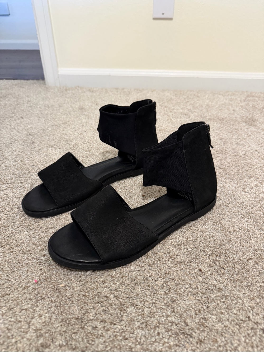 EILEEN FISHER Black Open-Toe Ankle-Cuff Sandals